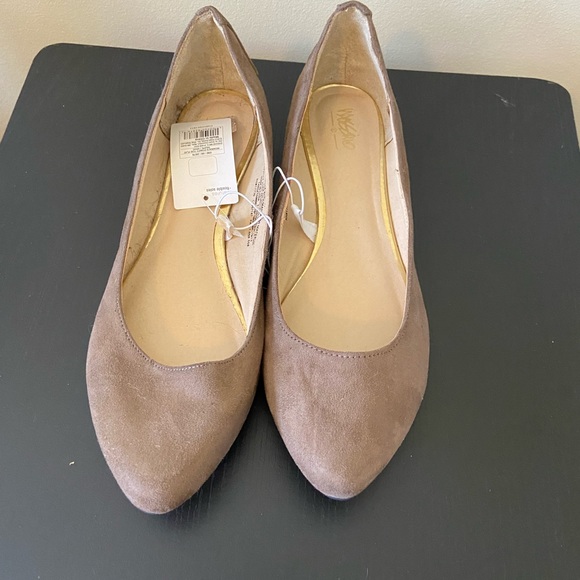 NWT Studded Flats - Size 11 - Picture 2 of 3